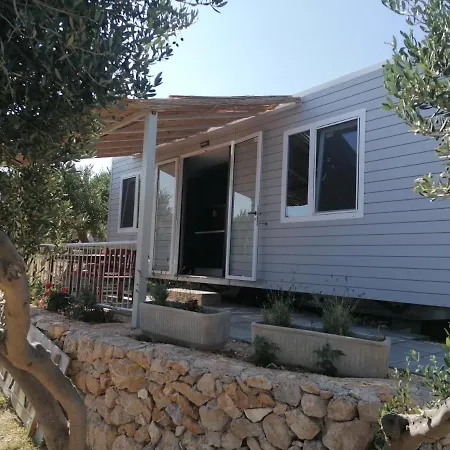 Camp Kopito * 흐바르