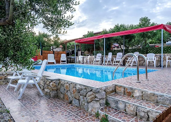 Camp Kopito Кемпінг *